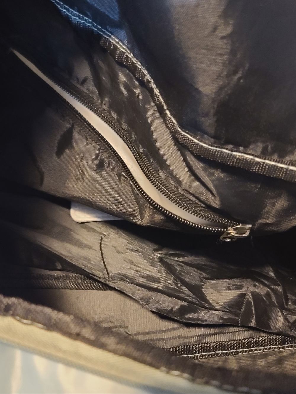 Lightweight Duffel Gym Bag - Picture 3 of 5
